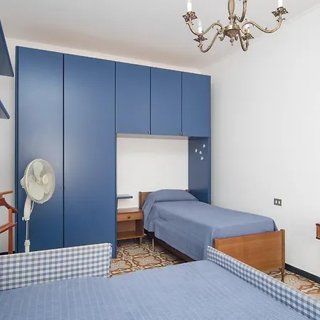 Monterosso Sea View Апартаменты *